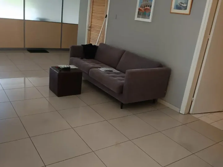 Office 165 m² for rent in Nicosia, Agioi Omologites