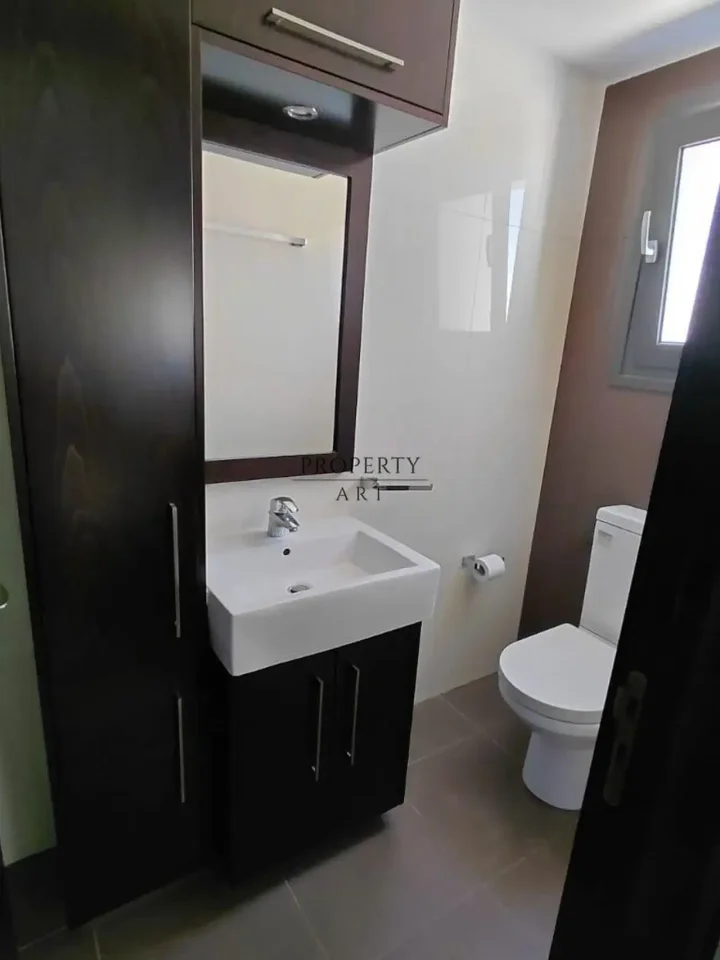3-bedroom apartments for rent 160 m² in Limassol, Limassol - Mesa Geitonia