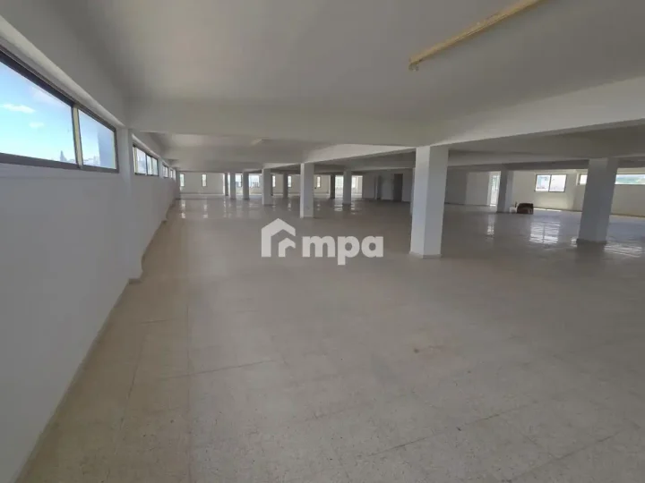 Офис 1000 м² в аренду в Nicosia, Latsia - Agios Eleftherios
