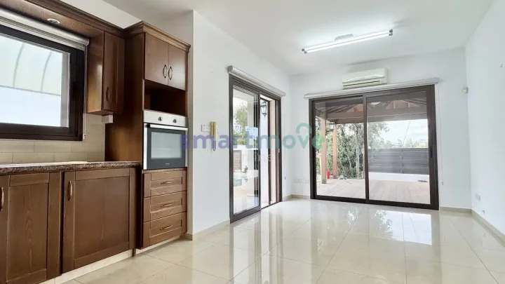 Villa for rent 180 m² in Limassol, Parekklisia