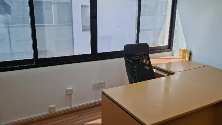 Office 15 m² for rent in Limassol, Limassol - Agios Nicolaos