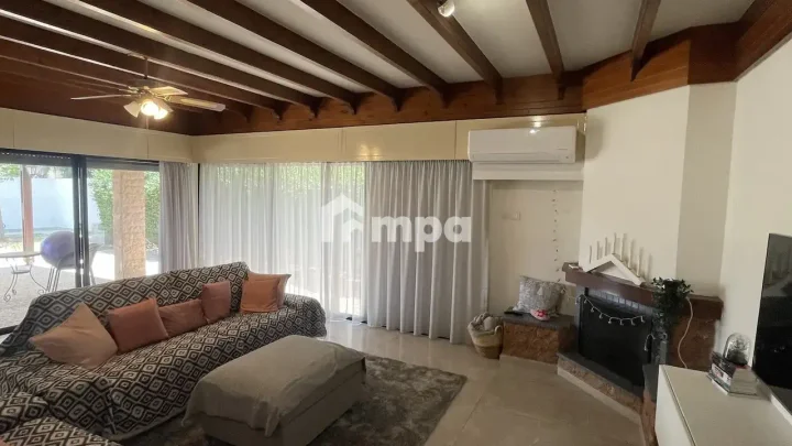 Отдельный дом в аренду 350 м² в Nicosia, Strovolos - Stavros