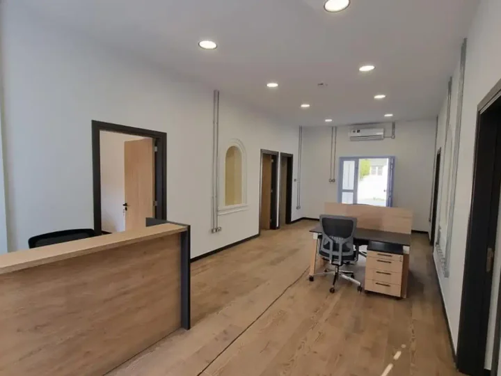 Office 140 m² for rent in Limassol, Limassol - Agia Triada