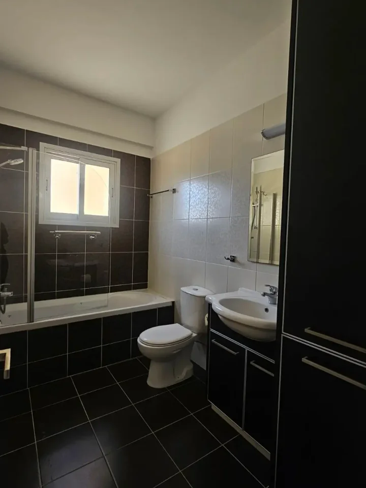 2-bedroom apartments for rent 90 m² in Limassol, Limassol - Mesa Geitonia