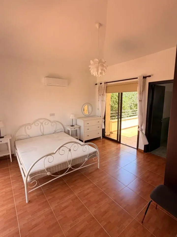 Villa for rent 270 m² in Paphos, Pegeia