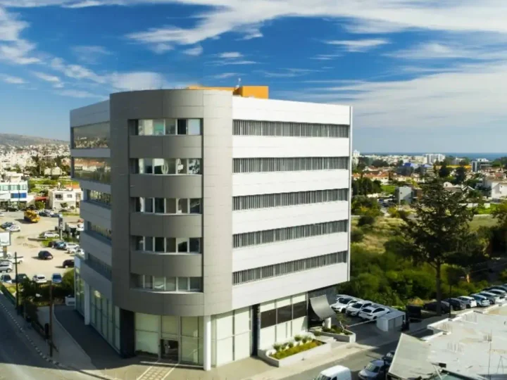 Office 434 m² for rent in Limassol, Limassol - Neapolis