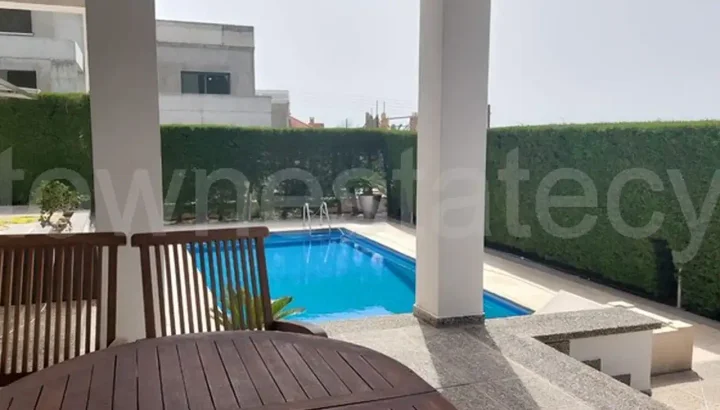 3-bedroom detached house for rent 220 m² in Limassol, Episkopi Lemesou