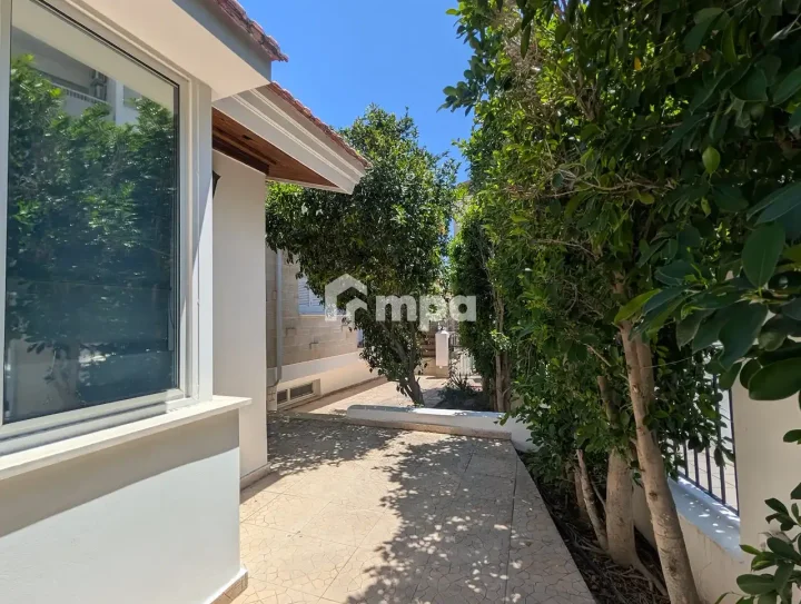 Detached house for rent 700 m² in Nicosia, Strovolos - Acropolis