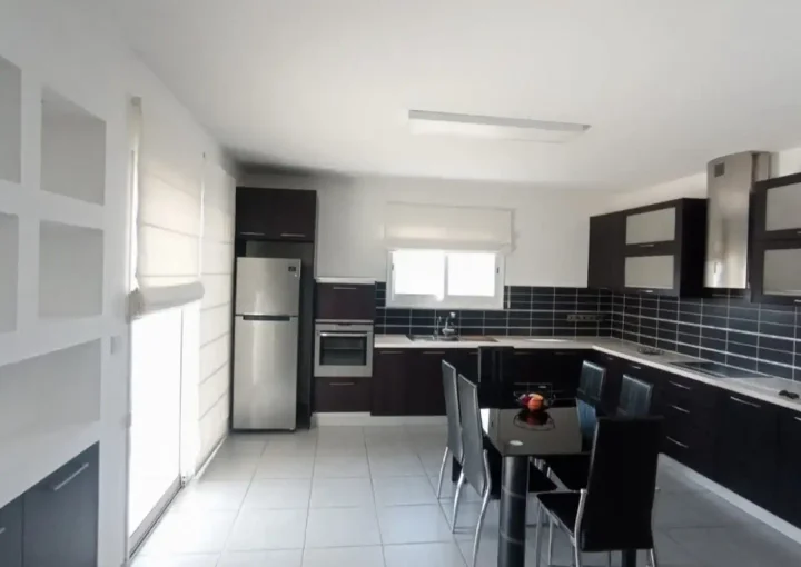 2-bedroom apartments for rent 100 m² in Limassol, Limassol - Mesa Geitonia