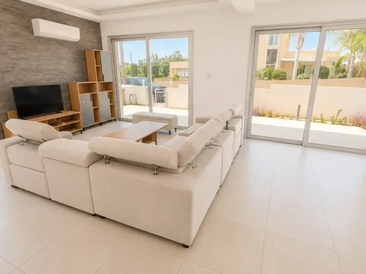 5-bedroom villa for rent 380 m² in Paphos, Paphos - Anavargos