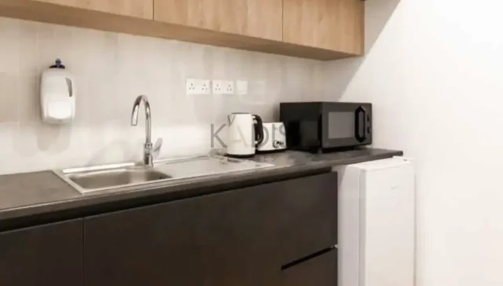 Office 300 m² for rent in Limassol, Limassol - Agia Zoni