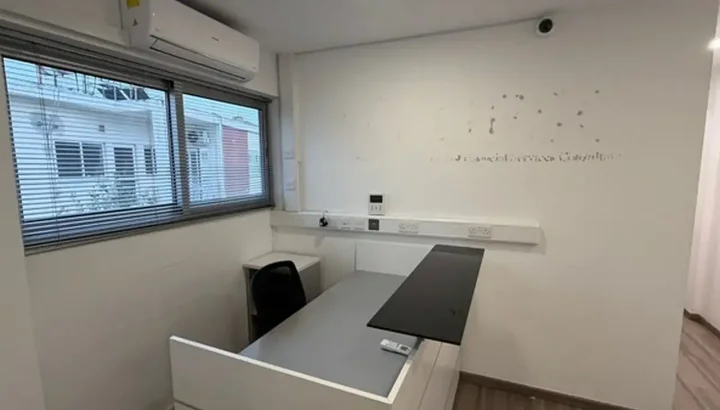 Office 150 m² for rent in Limassol, Limassol - Agia Zoni