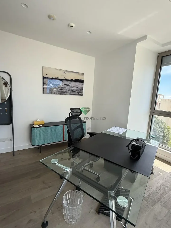 Office 112 m² for rent in Limassol, Agios Tychon Tourist Area