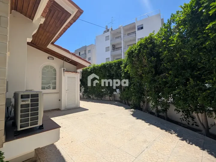 Detached house for rent 700 m² in Nicosia, Strovolos - Acropolis