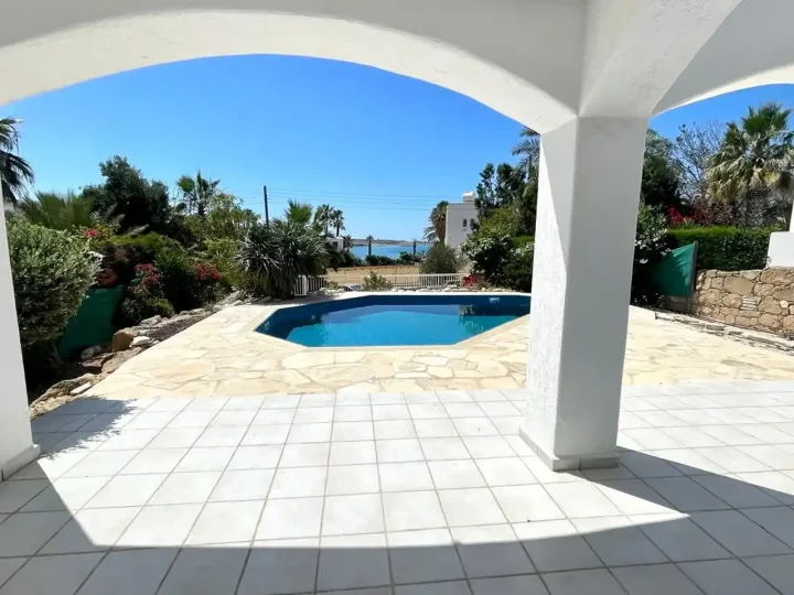 Villa for rent 258 m² in Paphos, Chlorakas