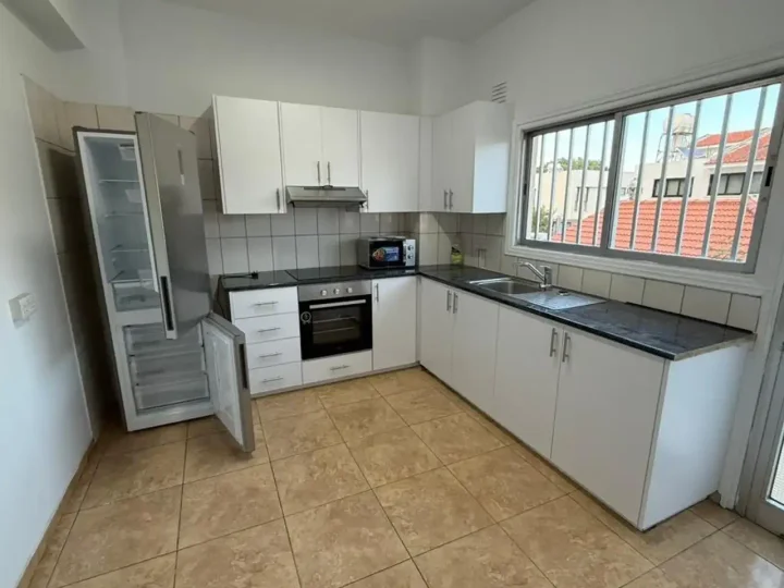 3-bedroom apartments for rent 100 m² in Larnaca, Larnaka - Finikoudes