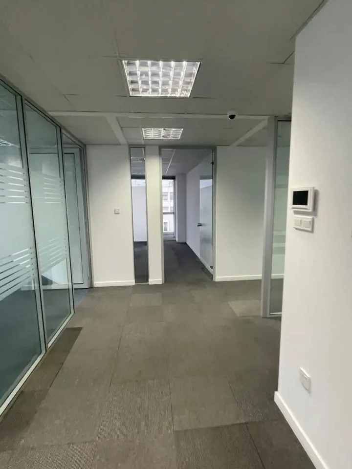 Офис 438 м² в аренду в Limassol, Limassol - Kapsalos