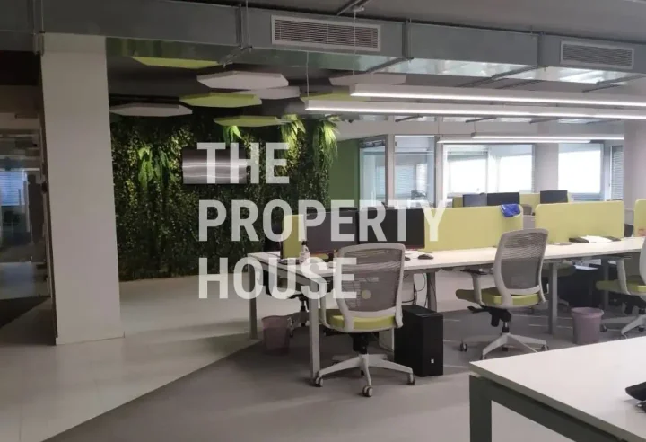 Office 400 m² for rent in Limassol, Historical Center
