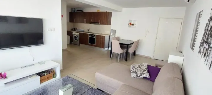 2-bedroom apartments for rent 90 m² in Larnaca, Larnaka - Finikoudes