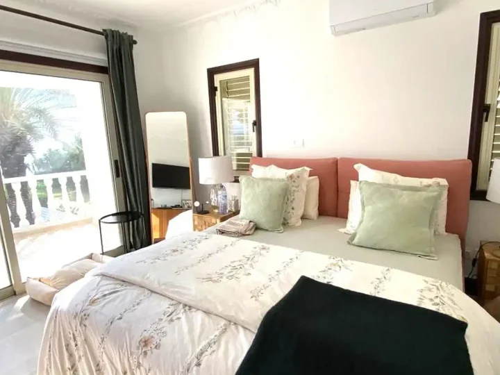 5-bedroom villa for rent 400 m² in Larnaca, Meneou