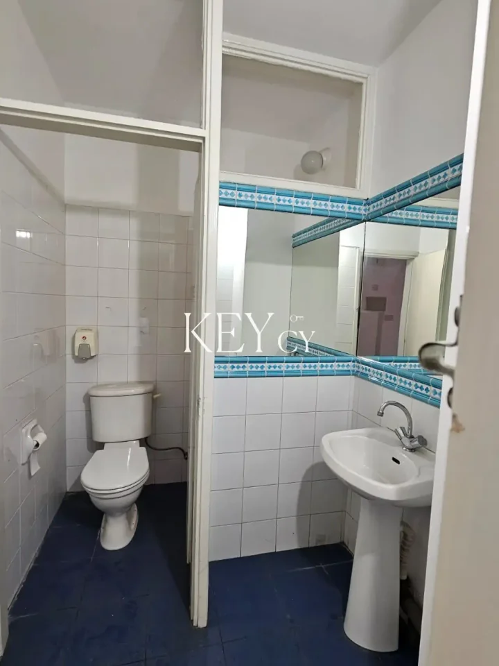 Office 150 m² for rent in Limassol, Limassol - Agia Zoni