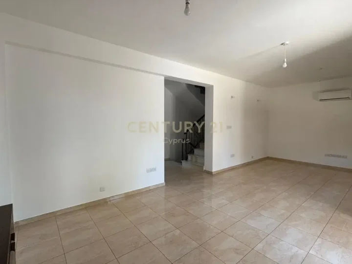 3-bedroom detached house for rent 180 m² in Limassol, Agios Athanasios