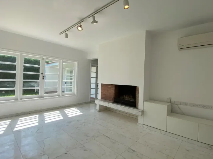 Отдельный дом в аренду 240 м² в Nicosia, Strovolos - Dasoupolis