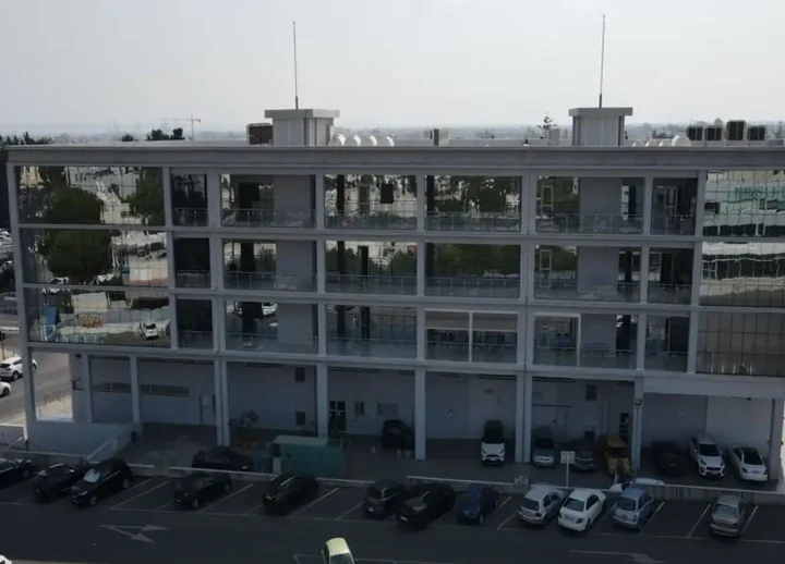 Office 1000 m² for rent in Limassol, Limassol - Kapsalos