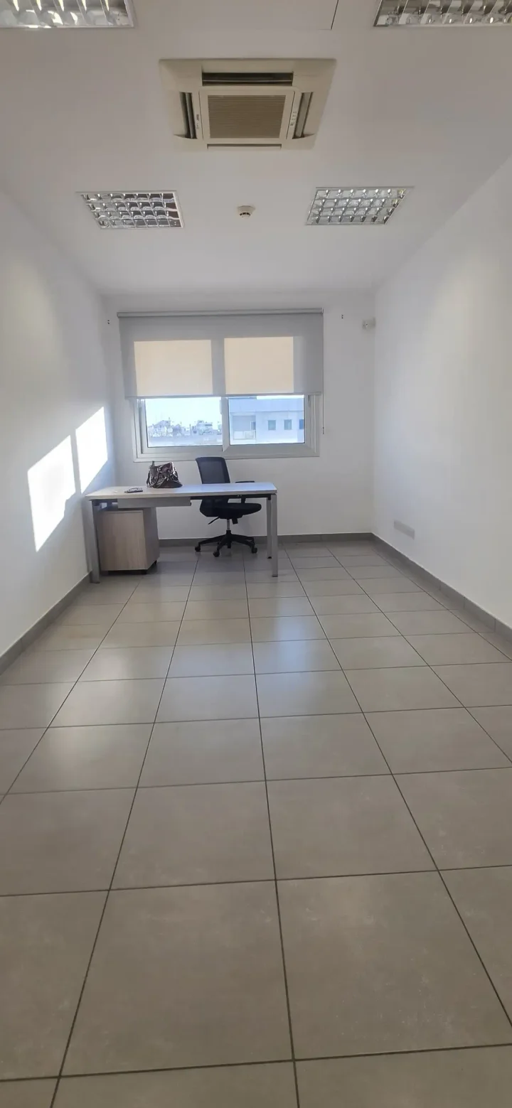 Office 120 m² for rent in Nicosia, Strovolos - Chryseleousa