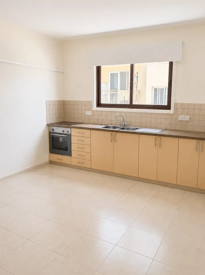Office 40 m² for rent in Nicosia, Lakatameia - Agia Paraskevi