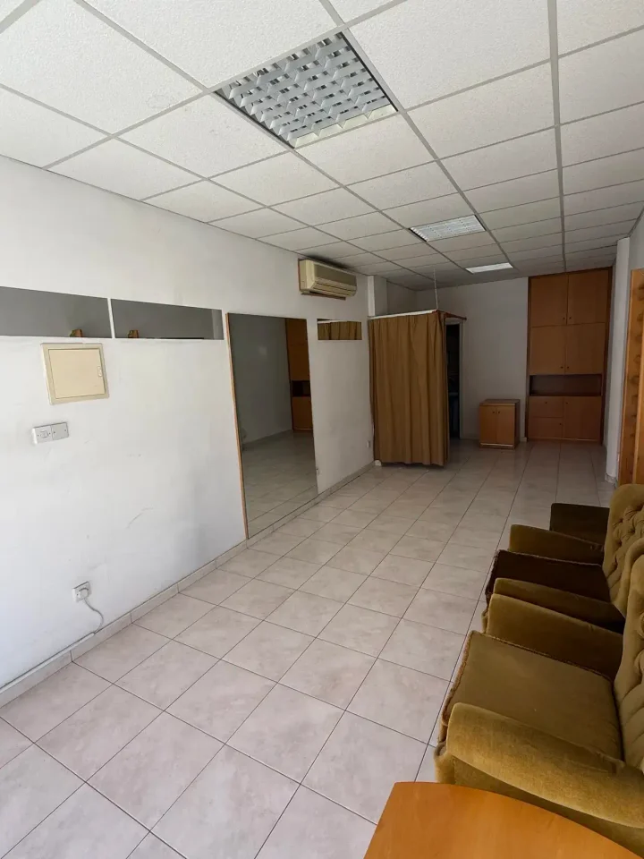 Trading area 35 m² for rent in Nicosia, Strovolos - Dasoupolis