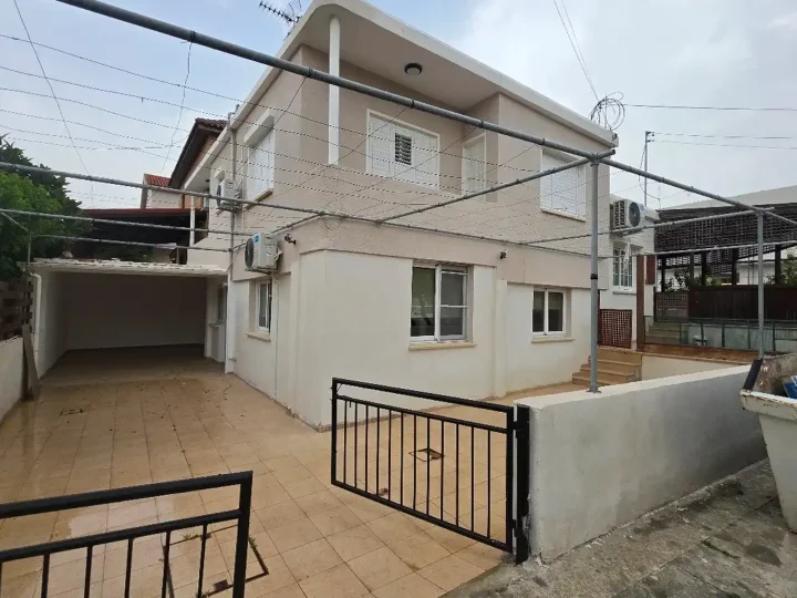 4-bedroom detached house for rent 200 m² in Larnaca, Larnaka - Kamares