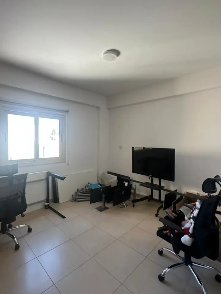 Γραφείο 250 μ² προς ενοικίαση στην τοποθεσία Paphos, Paphos - Agios Theodoros