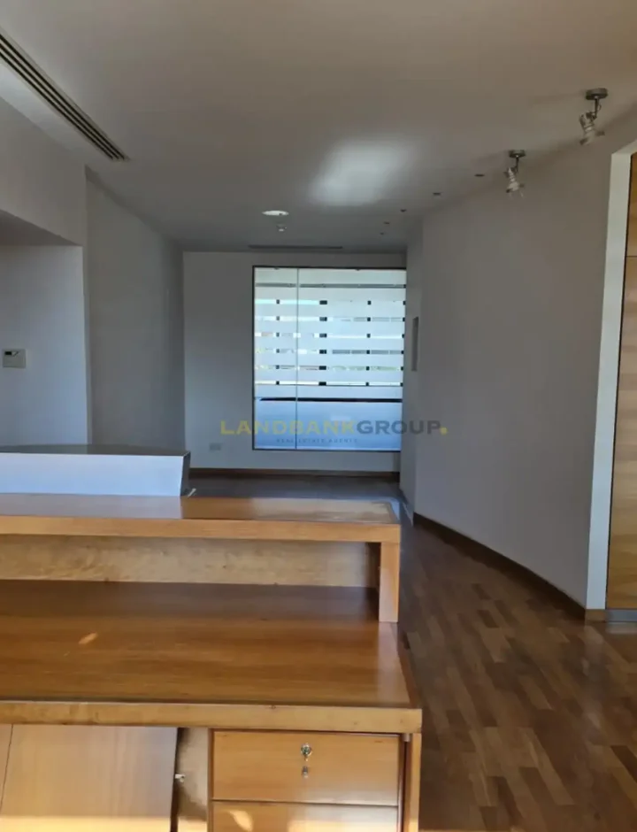 Office 254 m² for rent in Nicosia, Agioi Omologites
