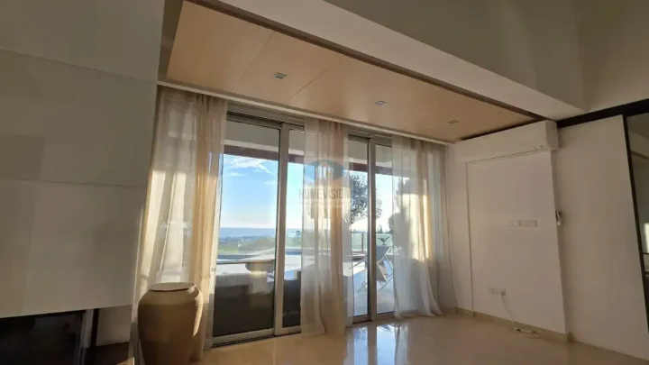5-bedroom villa for rent 400 m² in Famagusta, Protaras
