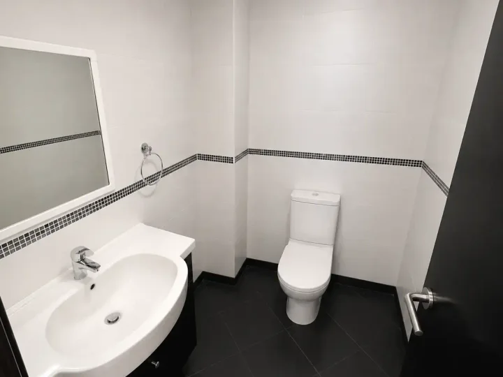 Office 460 m² for rent in Paphos, Paphos - Agios Theodoros