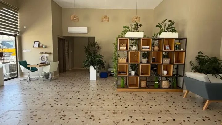 Trading area 80 m² for rent in Limassol, Limassol - Zakaki