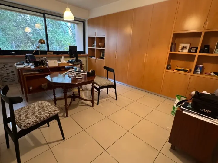 Office 165 m² for rent in Nicosia, Agioi Omologites