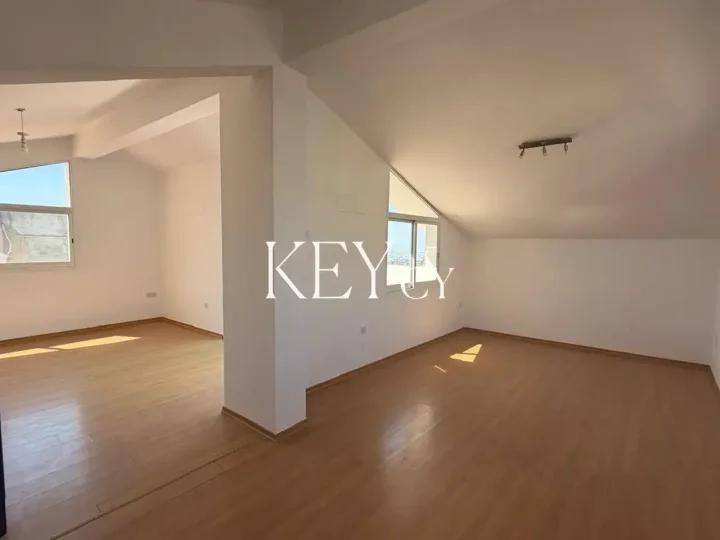 4-bedroom semi-detached house for rent 270 m² in Limassol, Limassol - Agia Fyla