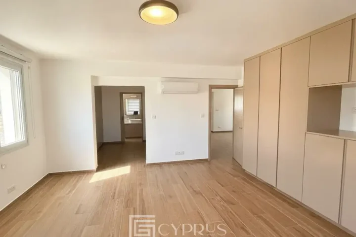 4-bedroom apartments for rent 246 m² in Paphos, Paphos - Anavargos