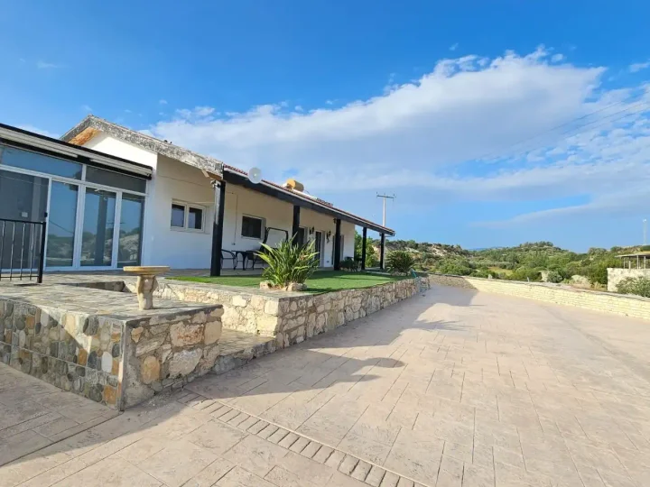 Villa for rent 170 m² in Paphos, Amargeti