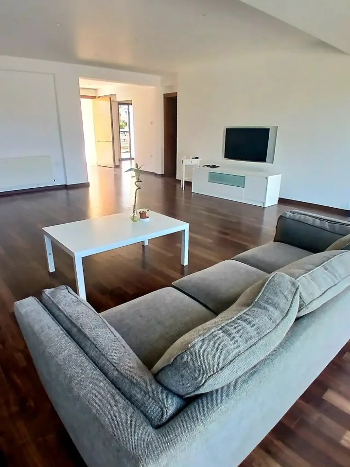 Residential properties for rent 300 m² in Nicosia, Latsia - Agios Georgios