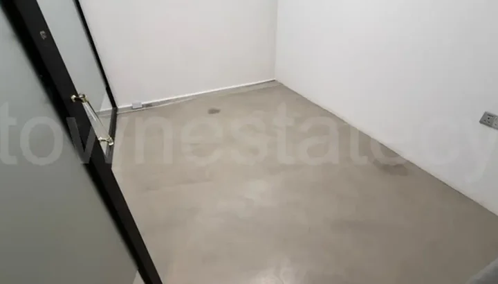Office 80 m² for rent in Limassol, Germasogeia Tourist Area