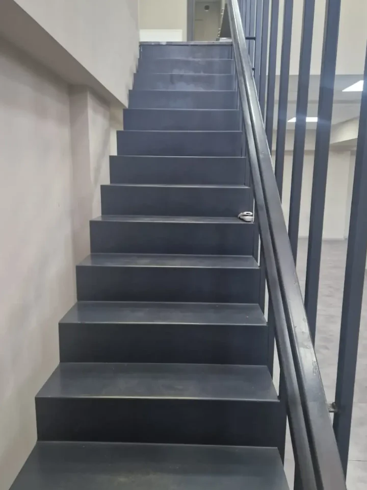 Office 370 m² for rent in Limassol, Limassol - Zakaki