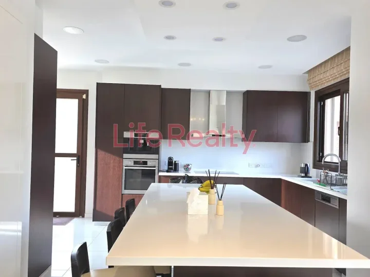 Detached house for rent 480 m² in Limassol, Apesia