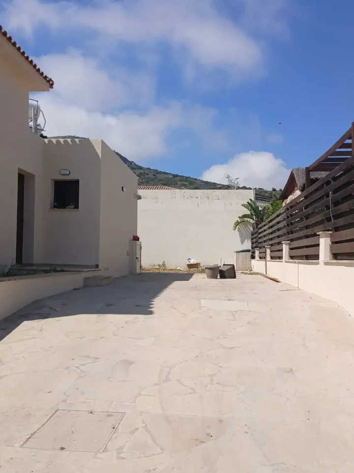 3-bedroom detached house for rent 145 m² in Limassol, Foinikaria