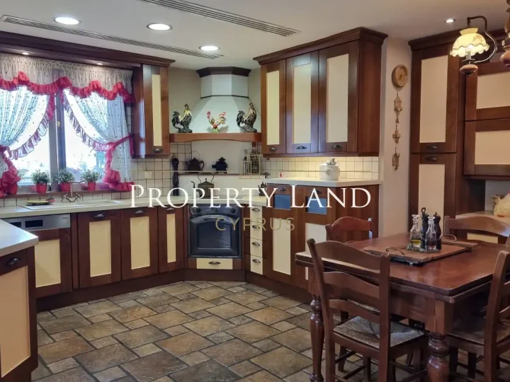 3-bedroom penthouse for rent 144 m² in Larnaca, Larnaka - Sotiros