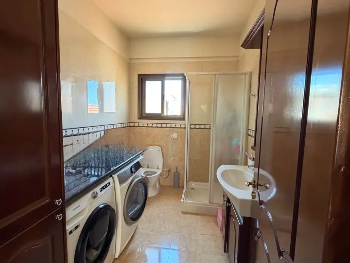 5-спальная вилла в аренду 230 м² в Limassol, Agios Tychon Tourist Area