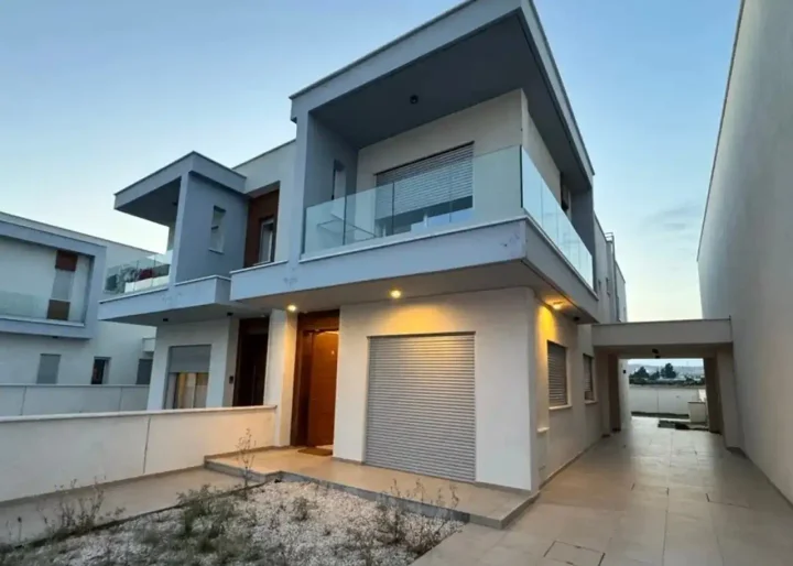 3-спальная отдельный дом в аренду 190 м² в Limassol, Kato Polemidia