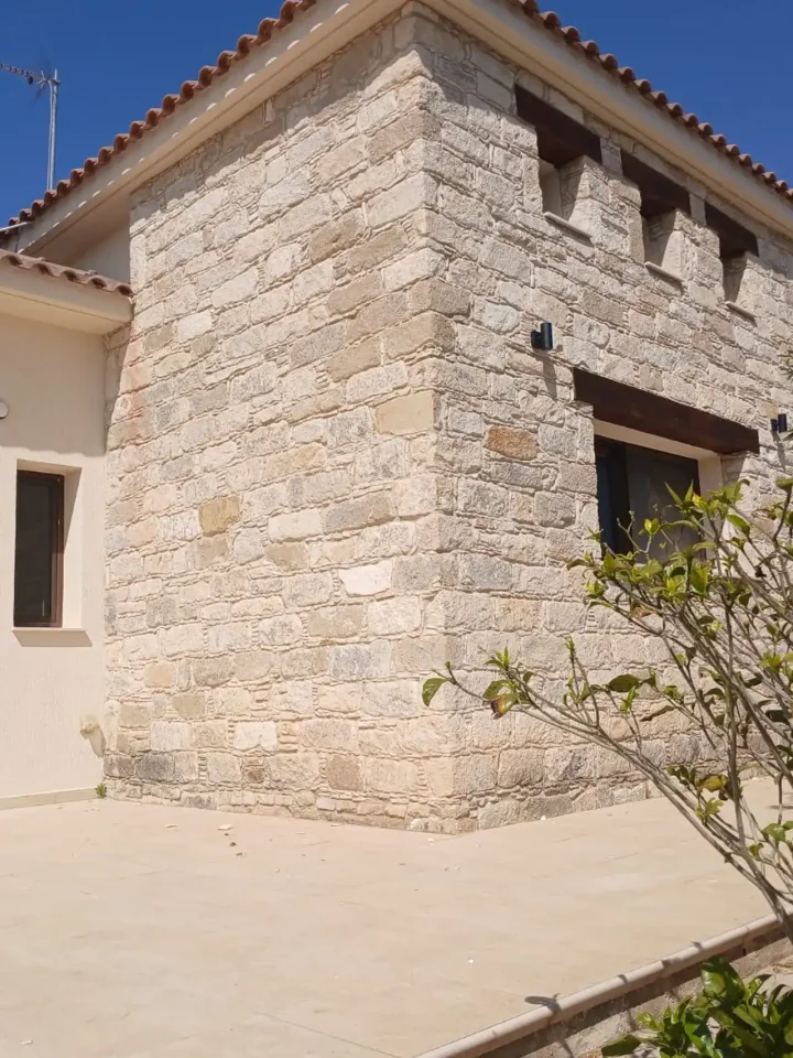 3-bedroom detached house for rent 145 m² in Limassol, Foinikaria